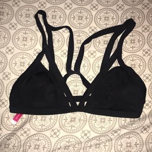 Victoria's Secret Swim - 3/$10🎉Victoria’s Secret Black Bikini Top S/P Victoria's Secret Swim - 3/$10🎉Victoria’s Secret Black Bikini Top S/P